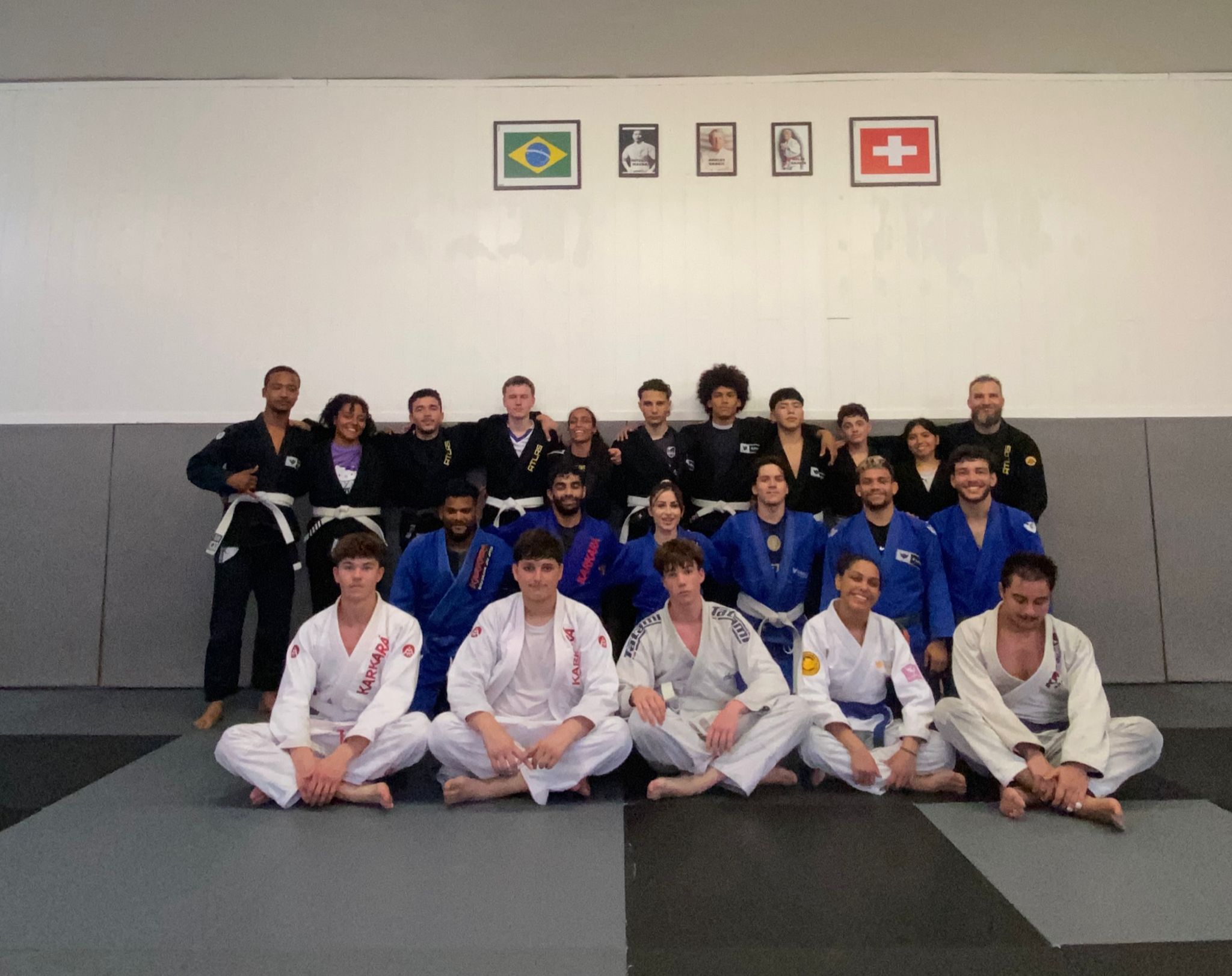 Groupe Atlas Jiu-Jitsu Brésilien sur les tatamis